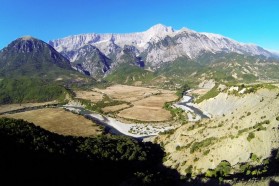 The Vjosa winding through the upper part of the valley just in front of Mount Nemërçkë, near the village of Çarçova.